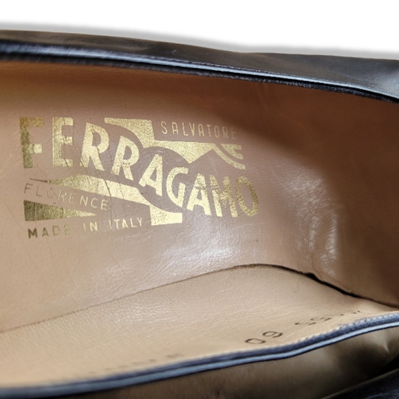 Salvatore Ferragamo Black Leather Embossed Chevron Vintage Pumps, 6 - Picture 2 of 10